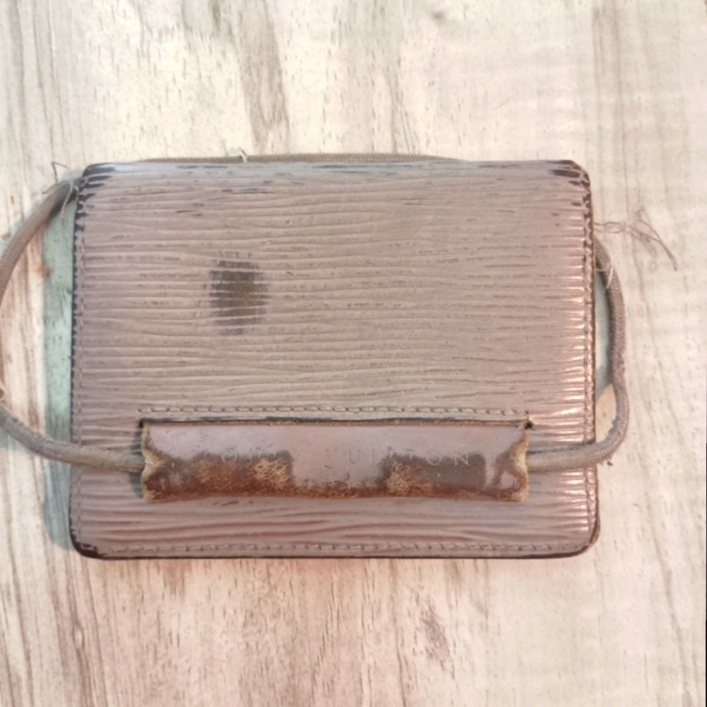 Louis Vuitton Epi Porte-Monnaie Elastique Wallet Lilac